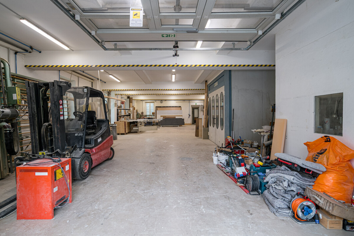 385m² storage room, photo 3 of 10