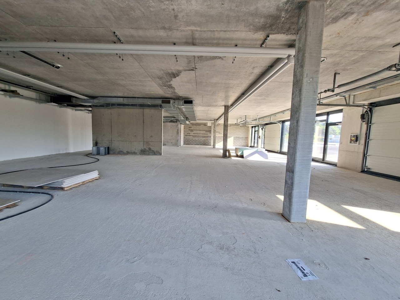 451m² commerciale, foto 5 di 8