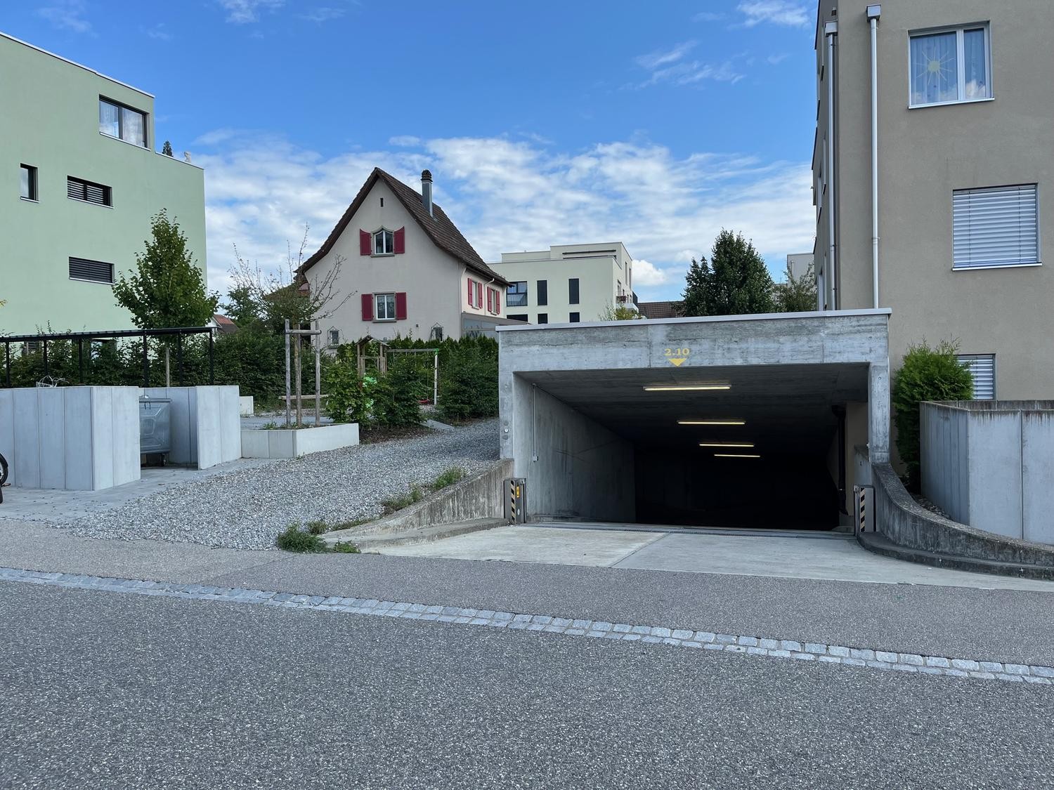 Underground slot, Foto 1 von 2