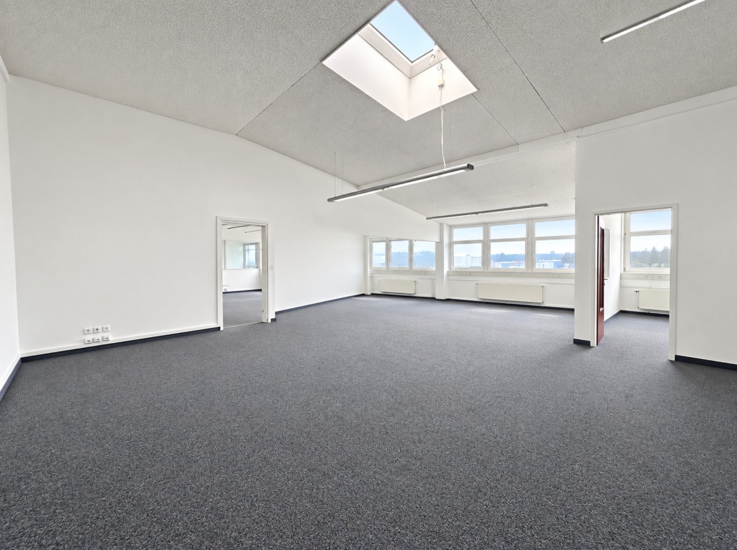 163m² office