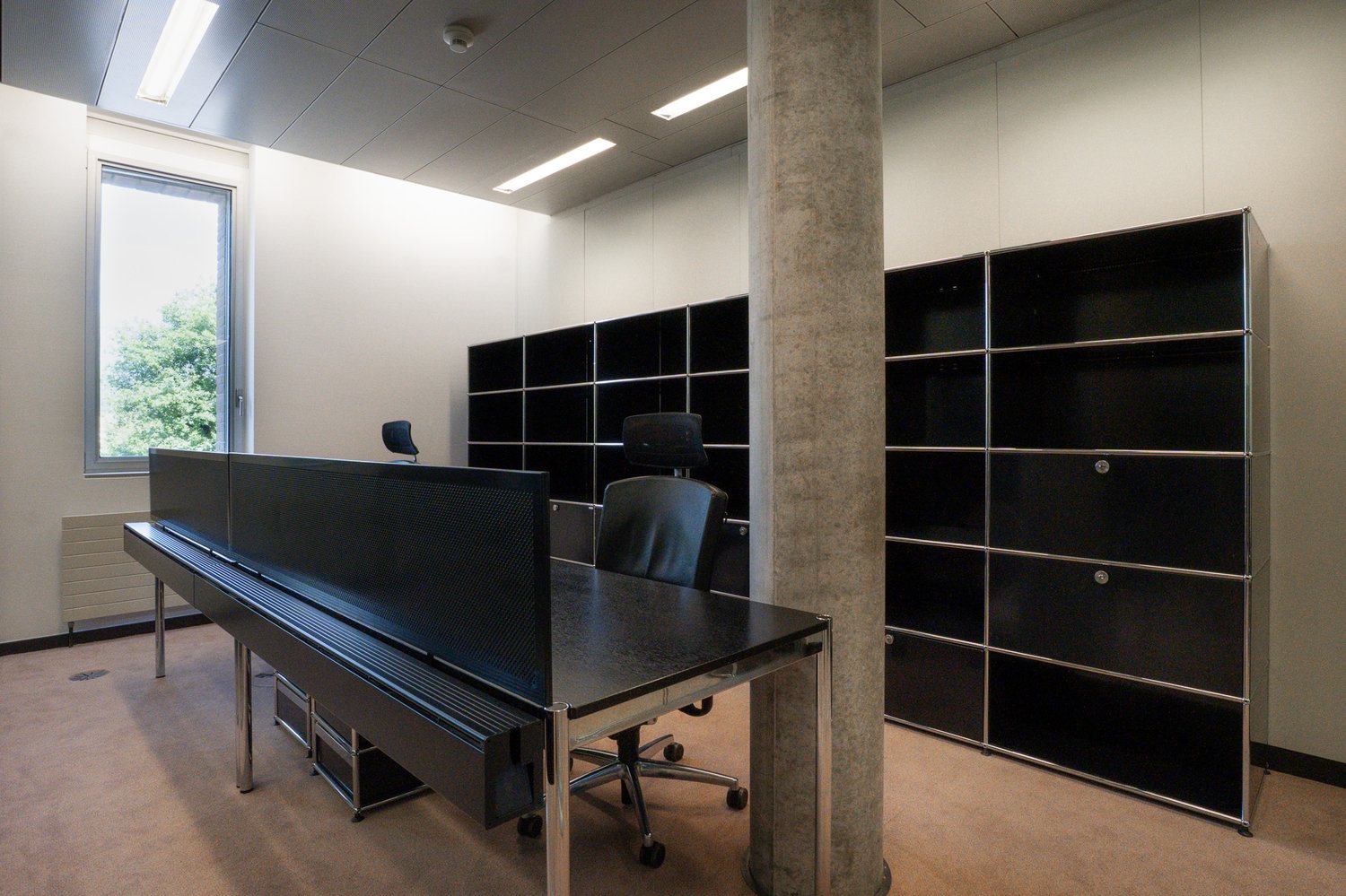74m² office