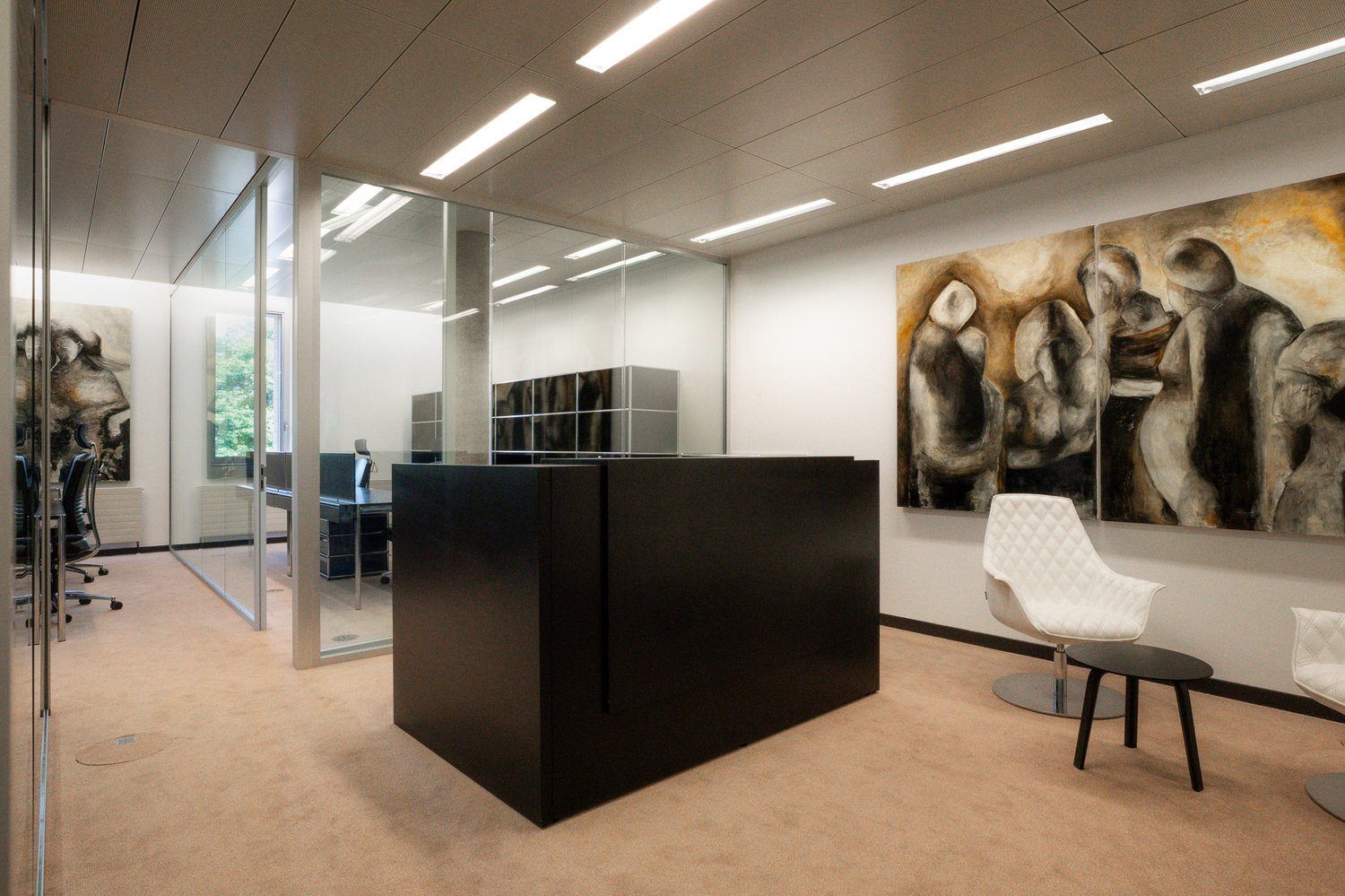 74m² office