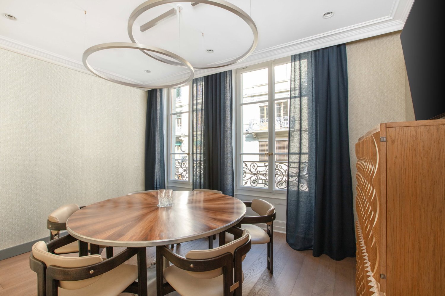 300m² office