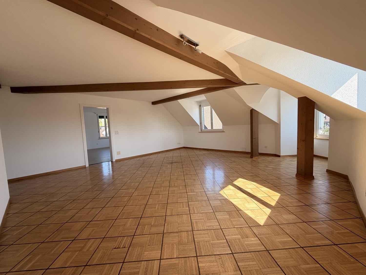5 rooms apartment