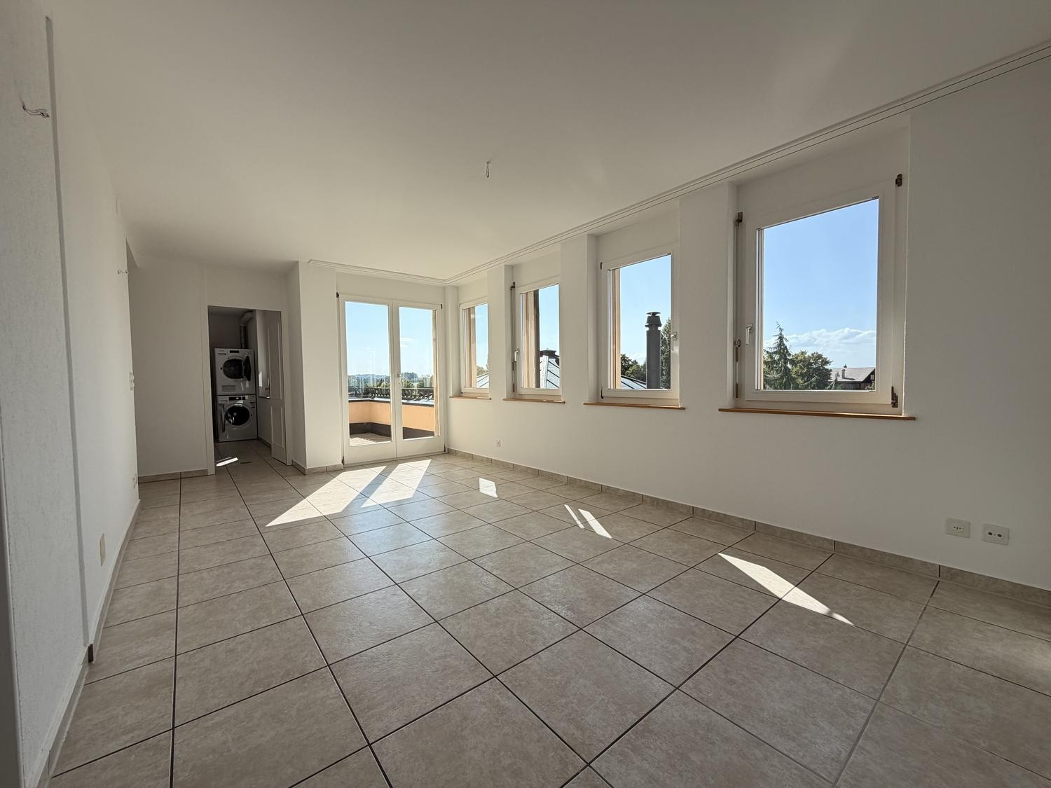 5 rooms apartment