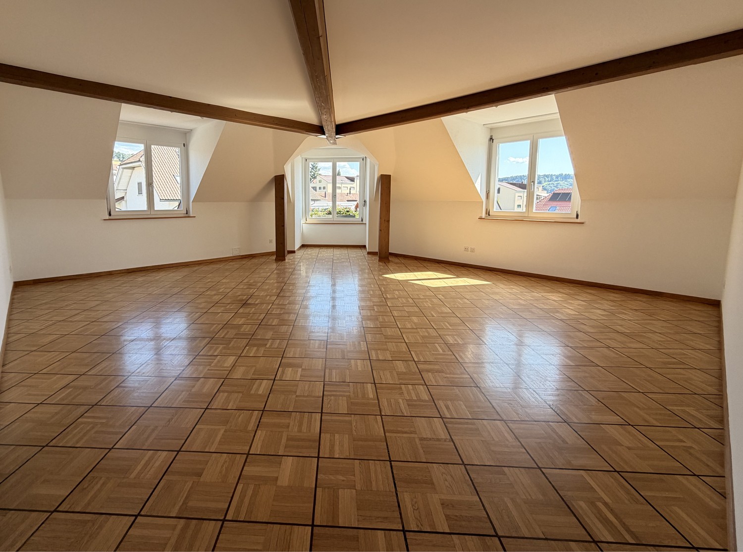 5 rooms apartment