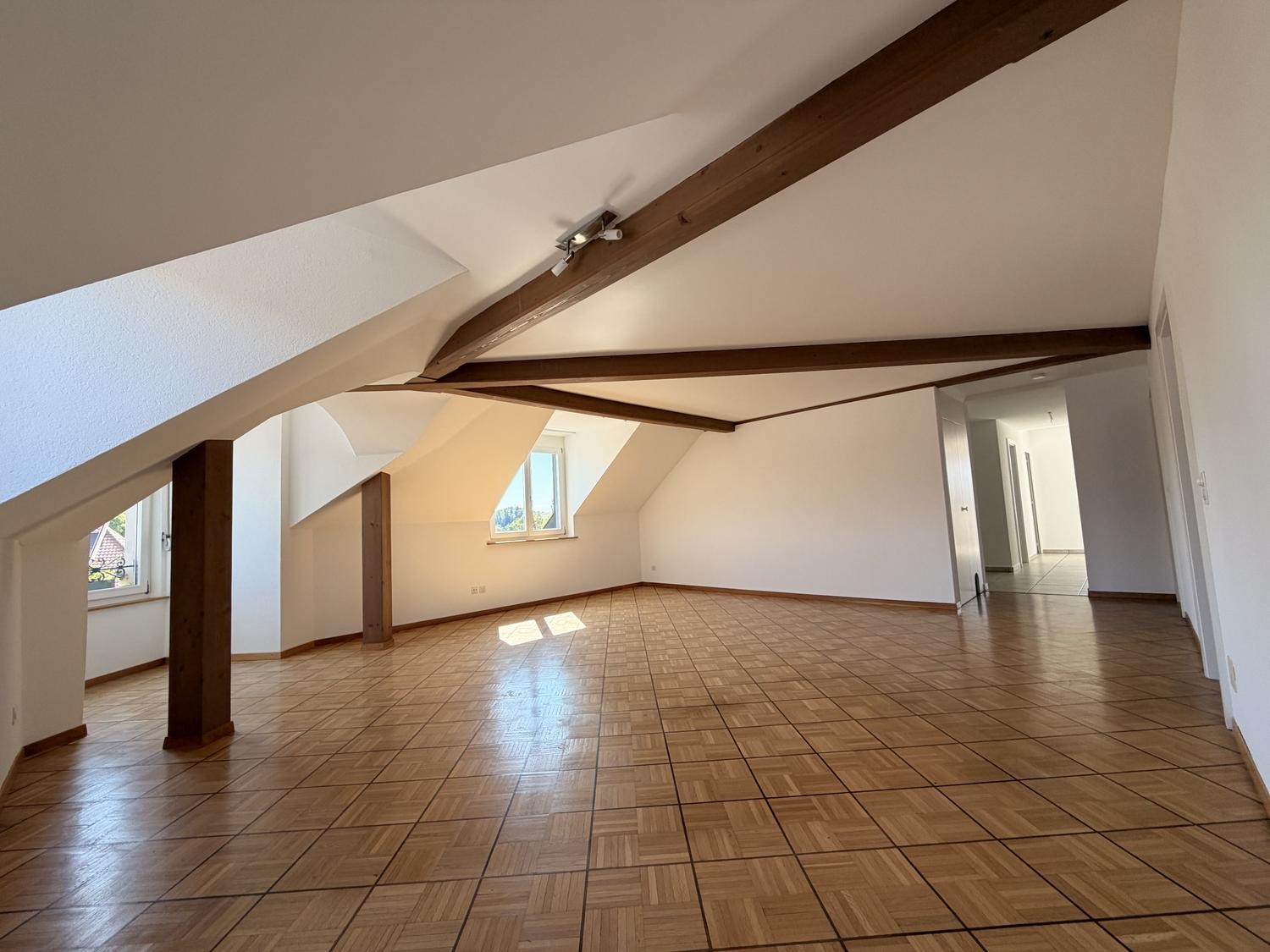 5 rooms apartment