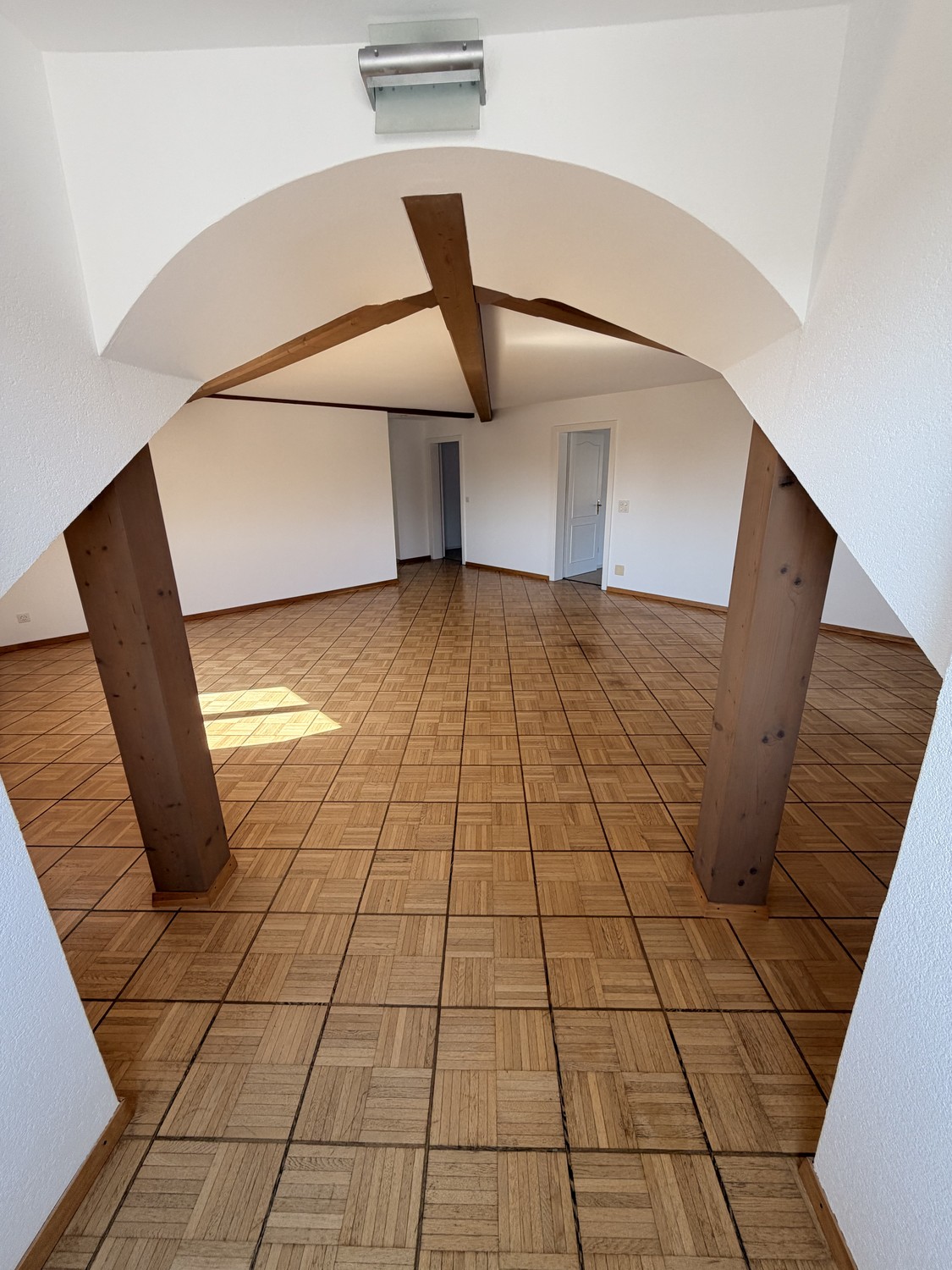 5 rooms apartment