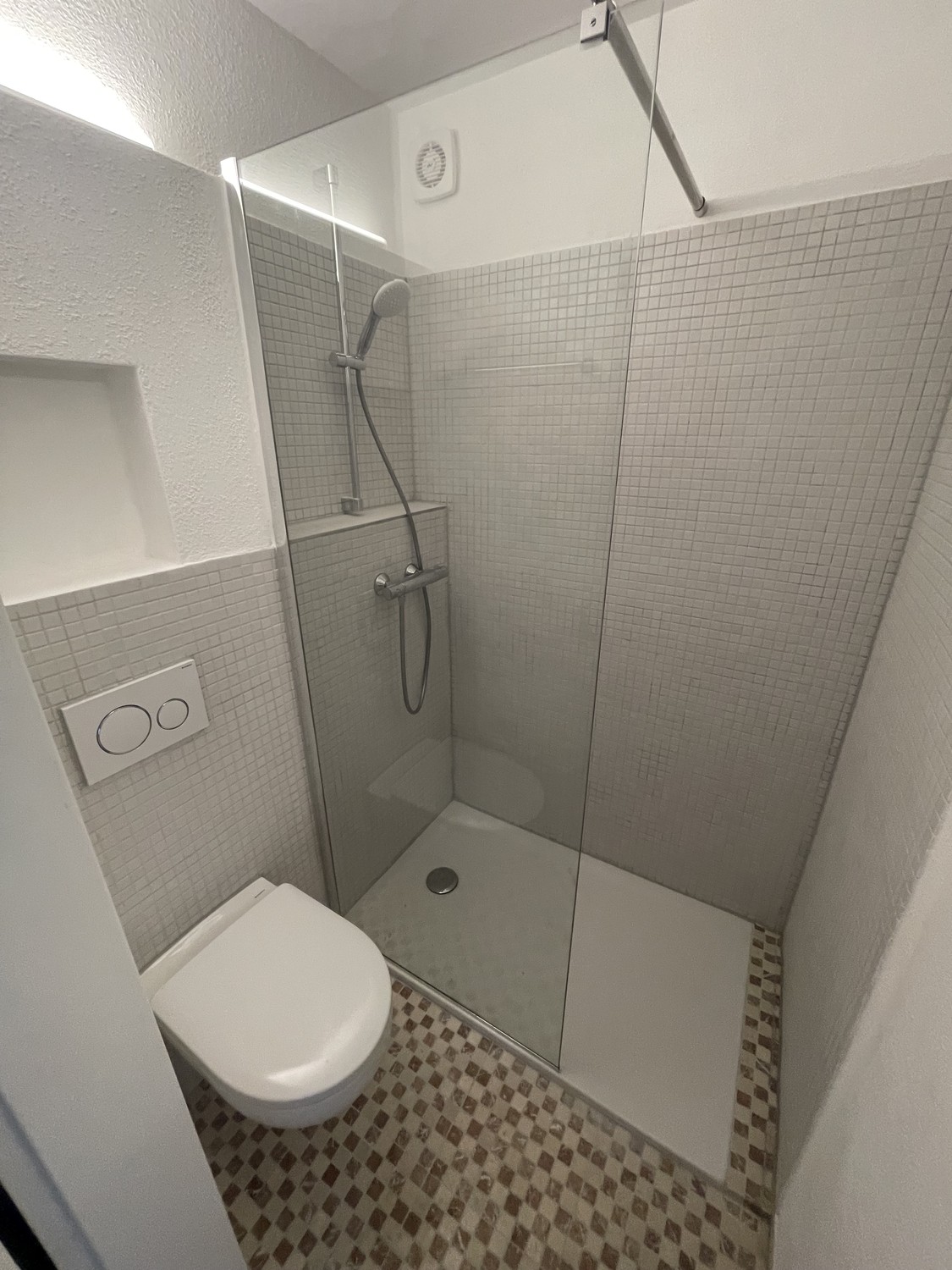 Neu renoviertes helles Studio in der Nähe des Bahnhofs Tiefenbrunnen - Zurich Seefeld, Foto 4 von 6