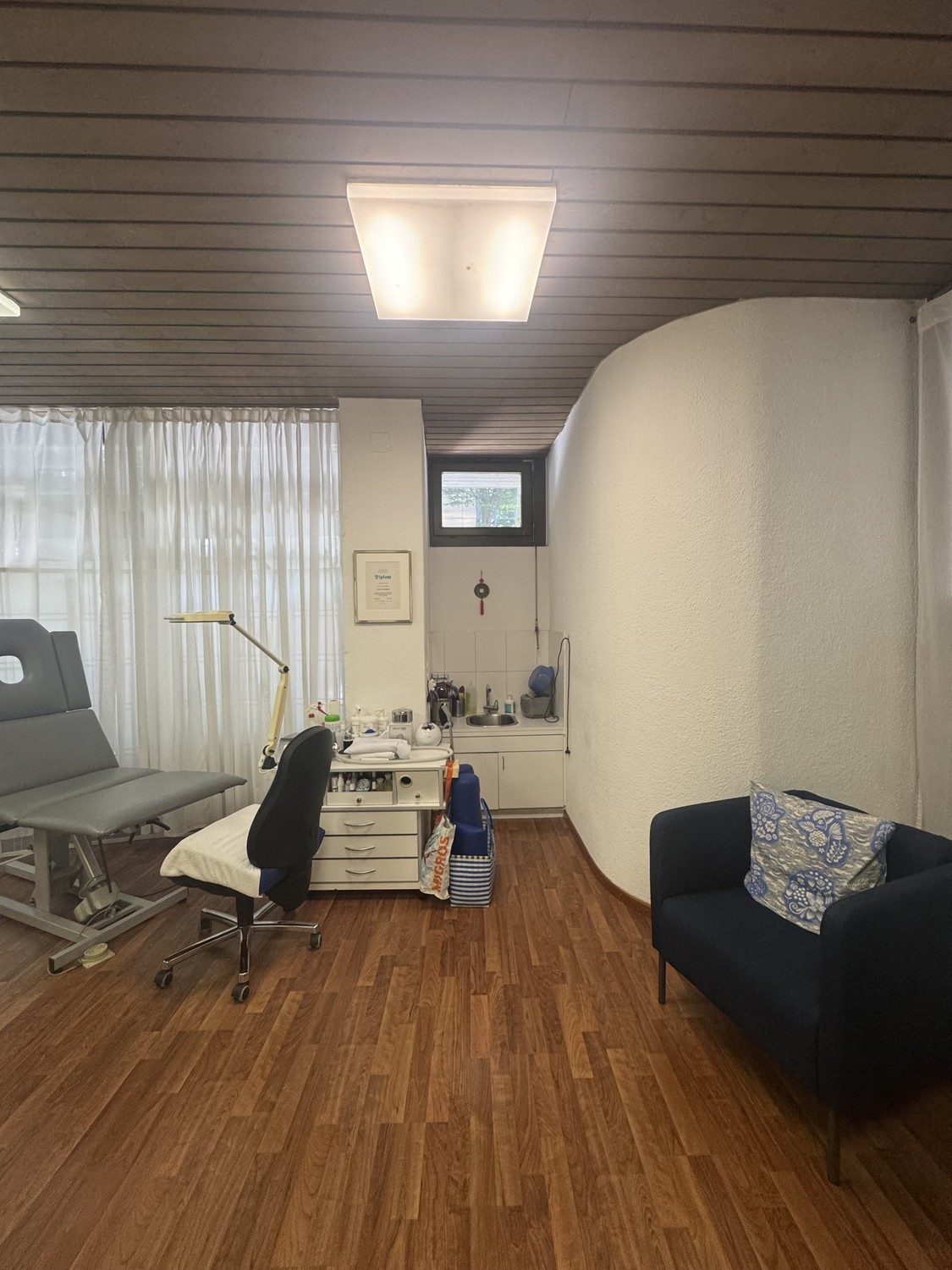 50m² commercial