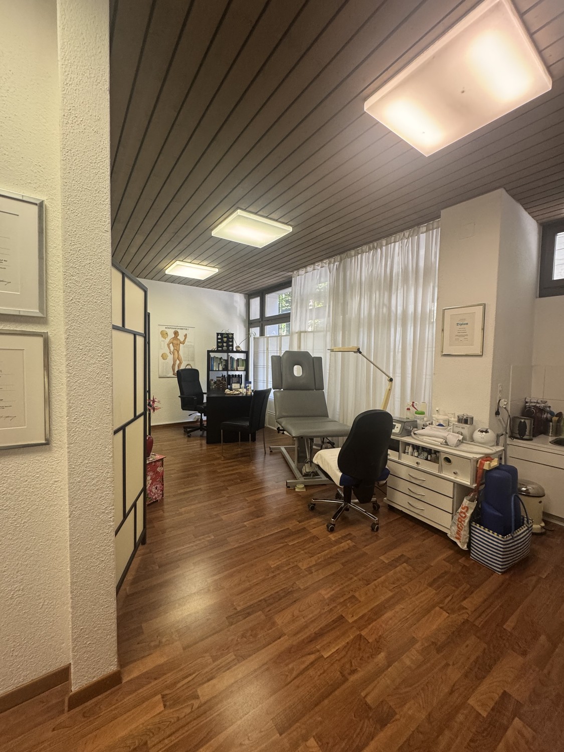 50m² commercial