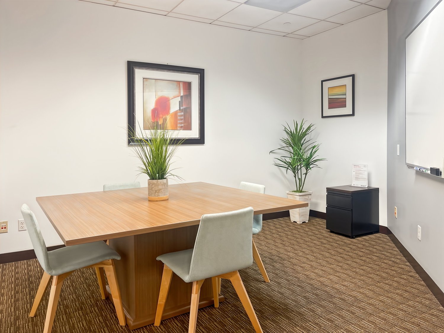 300m² office