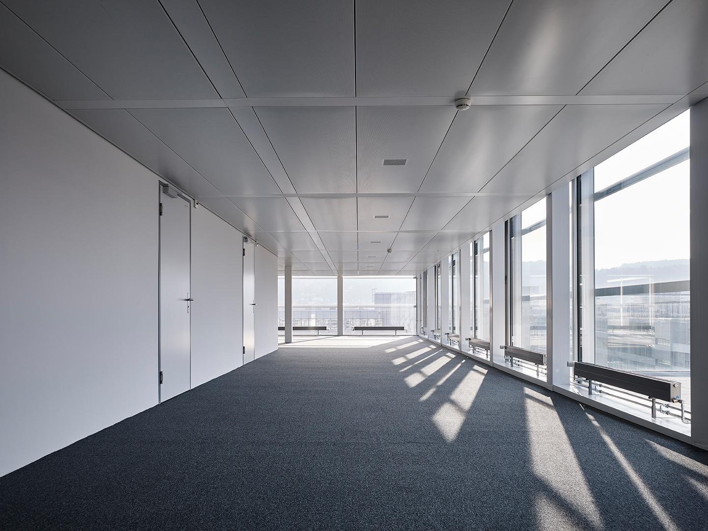 752m² office, photo 5 of 8