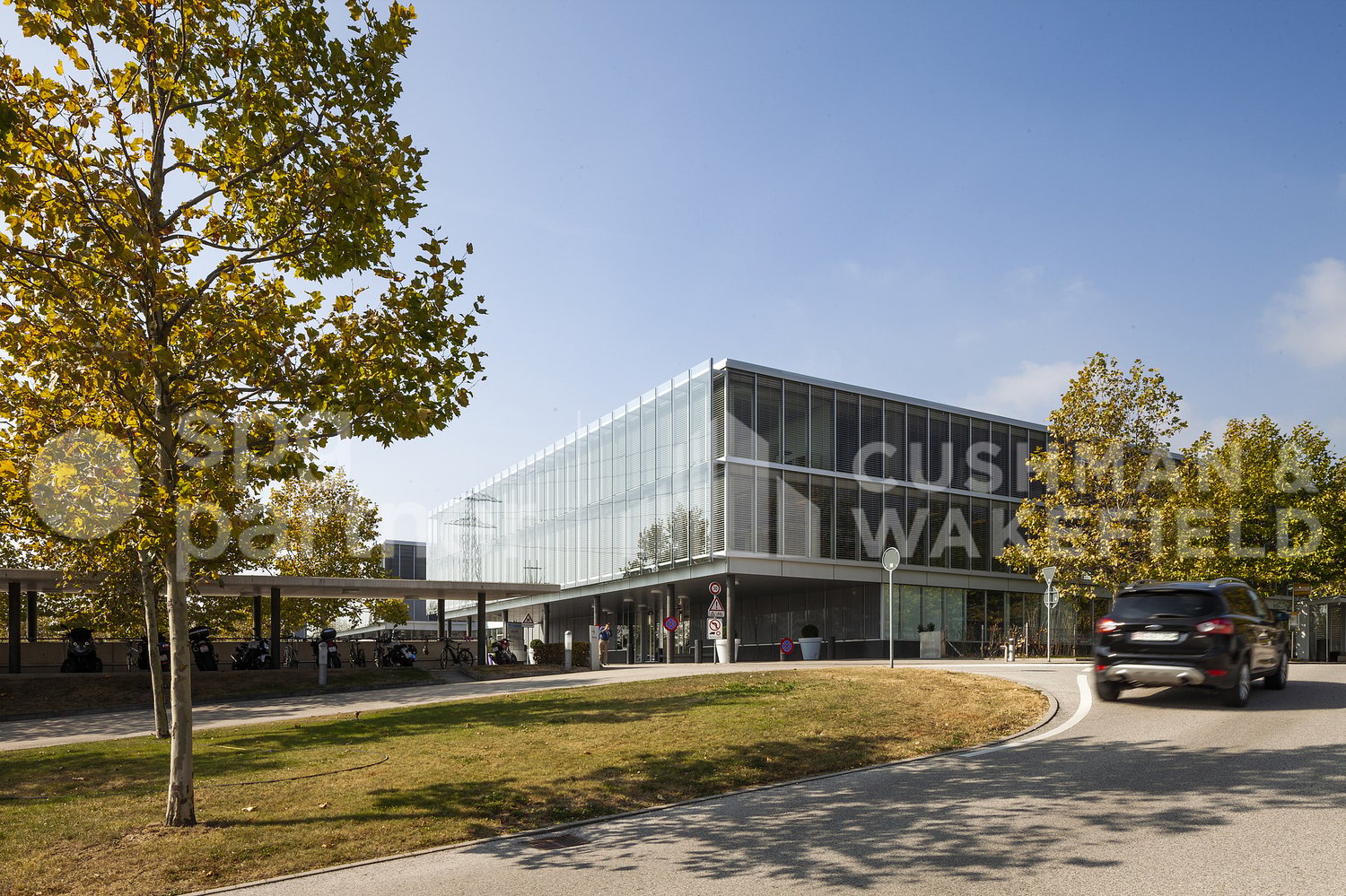 5000m² office