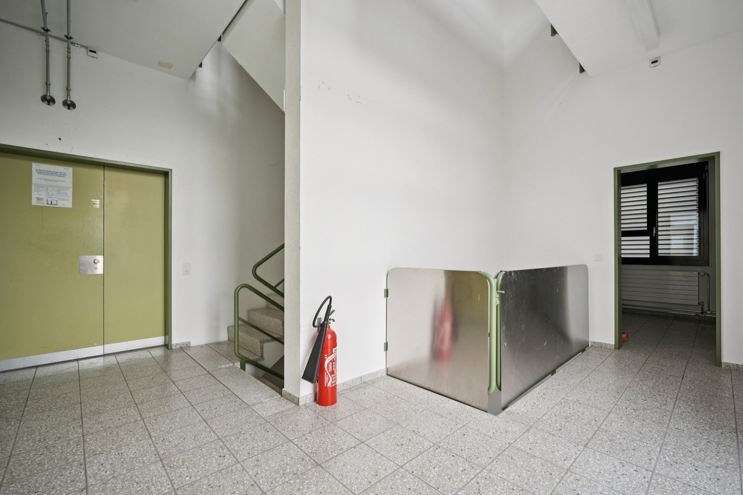 250m² commercial