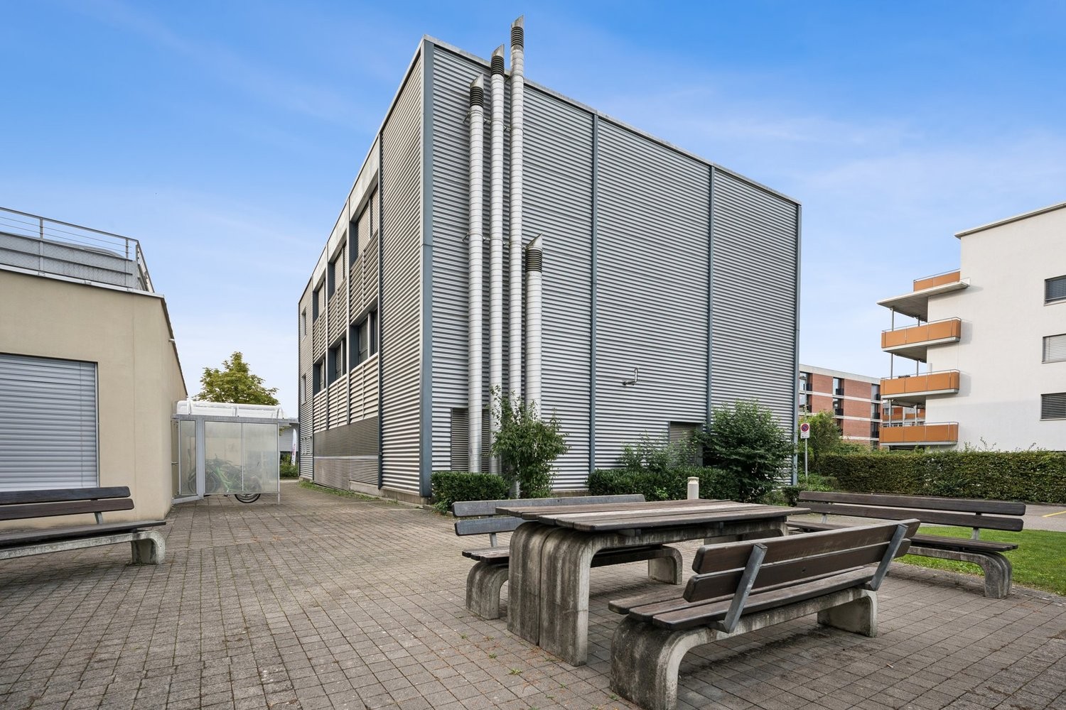 250m² commercial