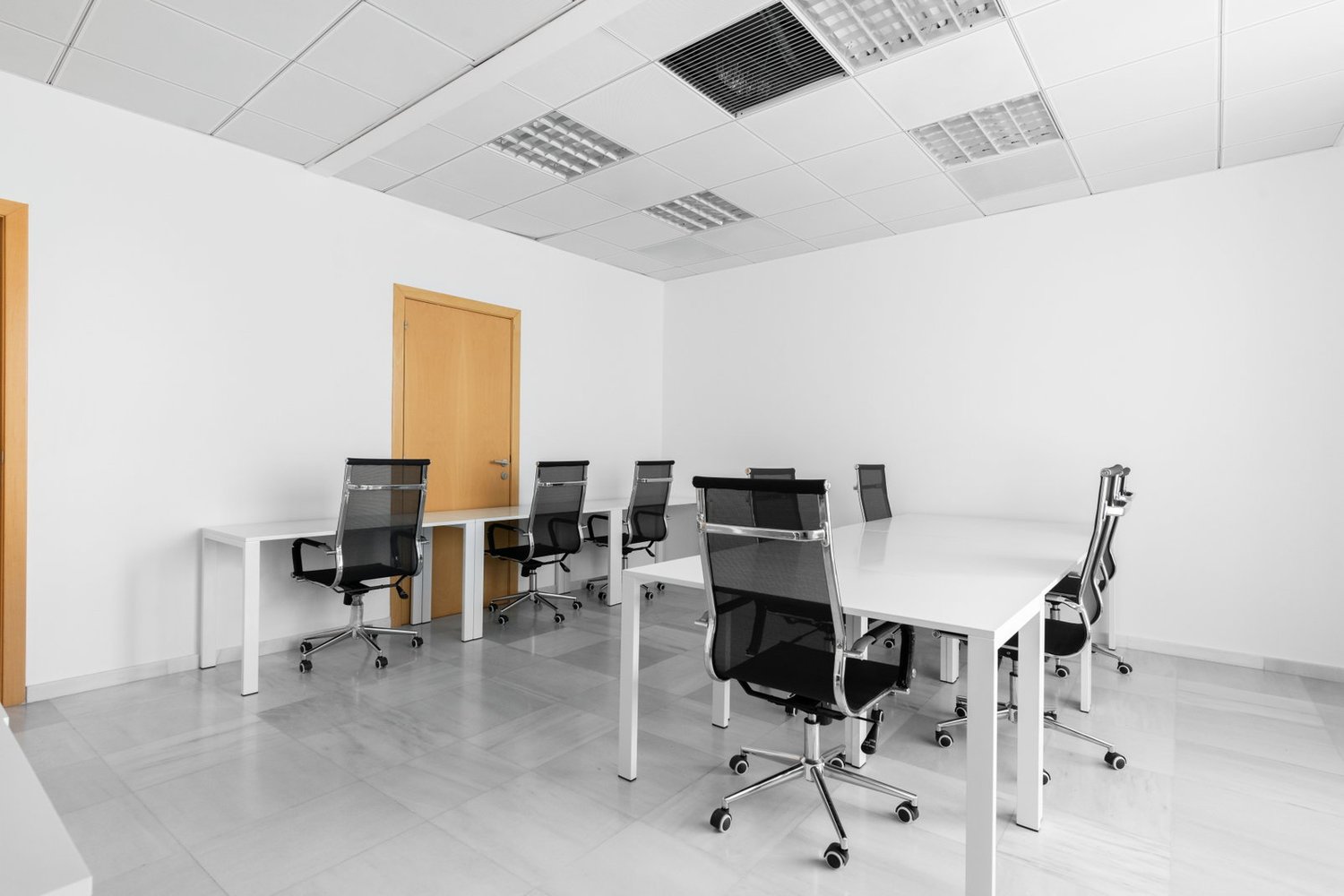 300m² office