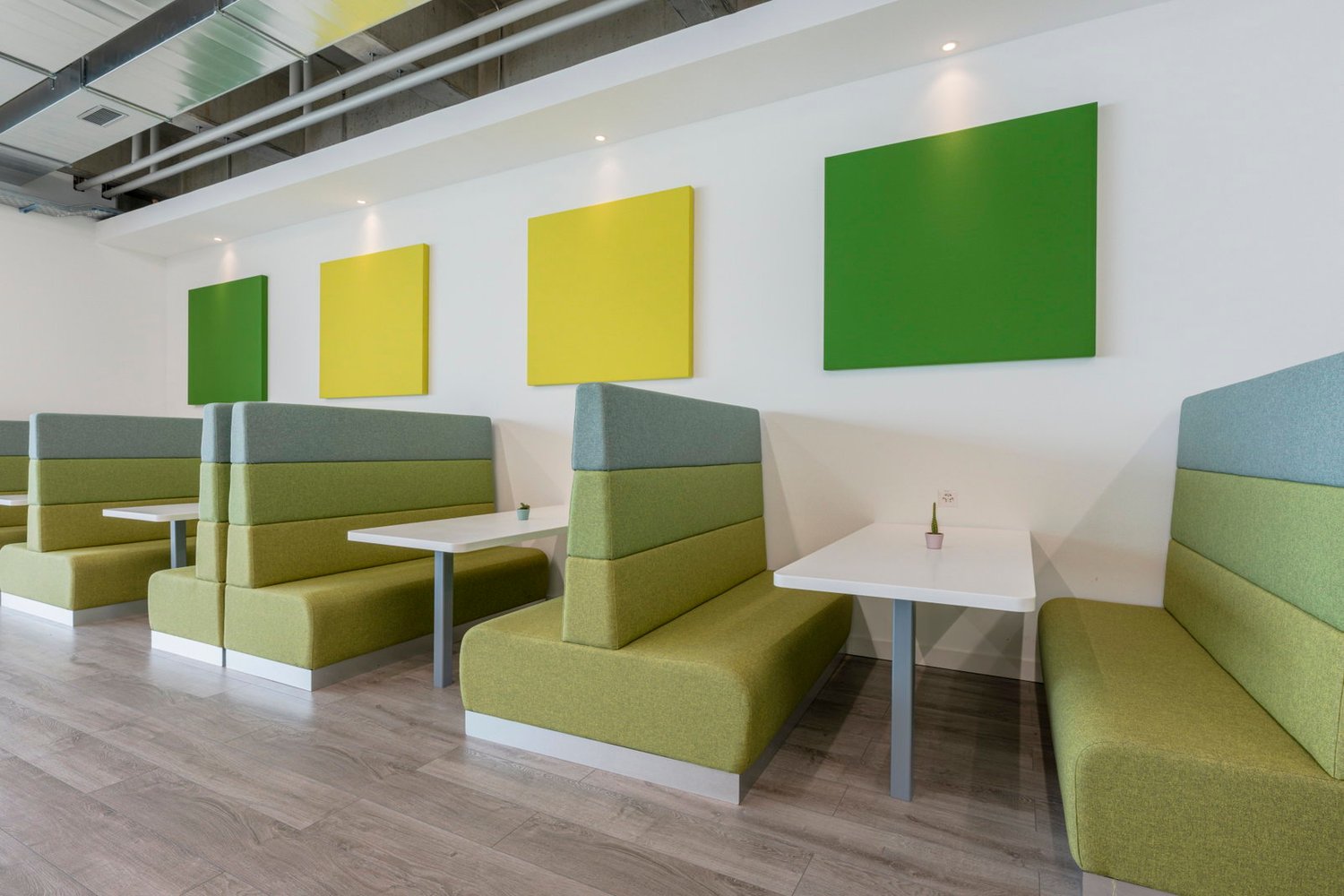 300m² office