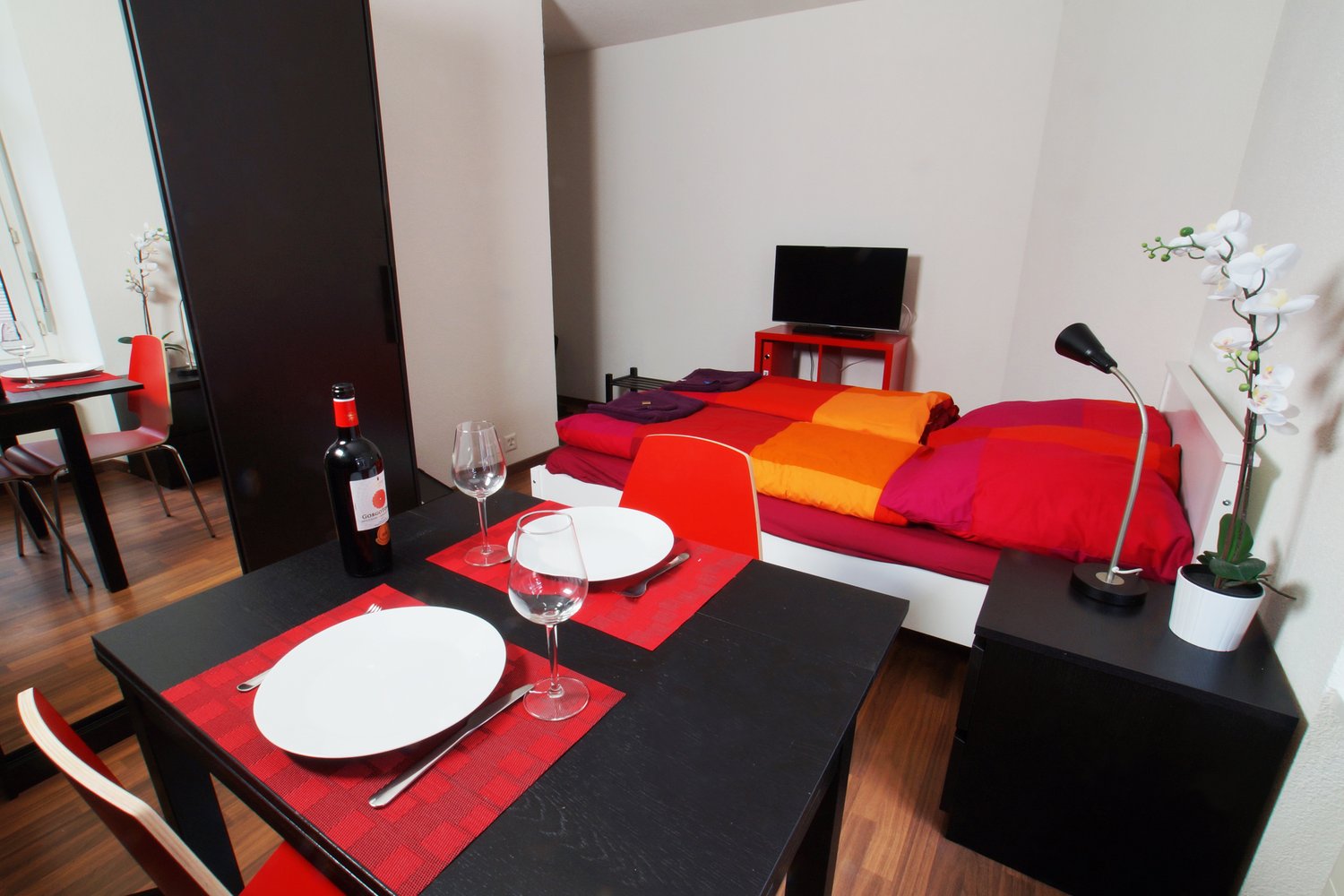1 room furnished flat, Foto 1 von 10