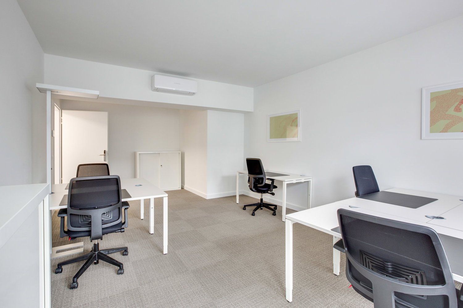 Office, Foto 1 von 8