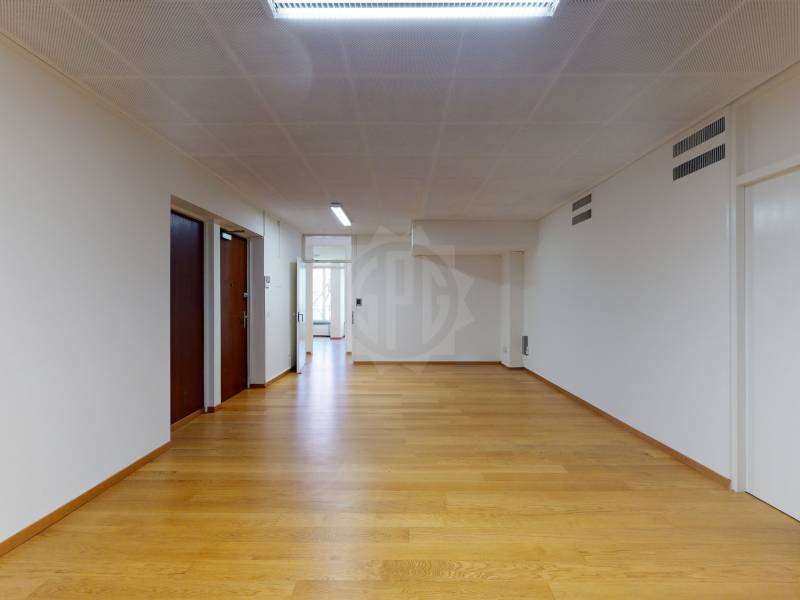 432m² Büro, Foto 2 von 10