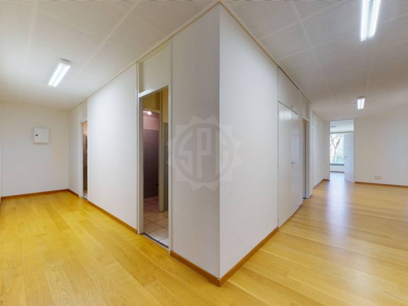 432m² Büro, Foto 8 von 10