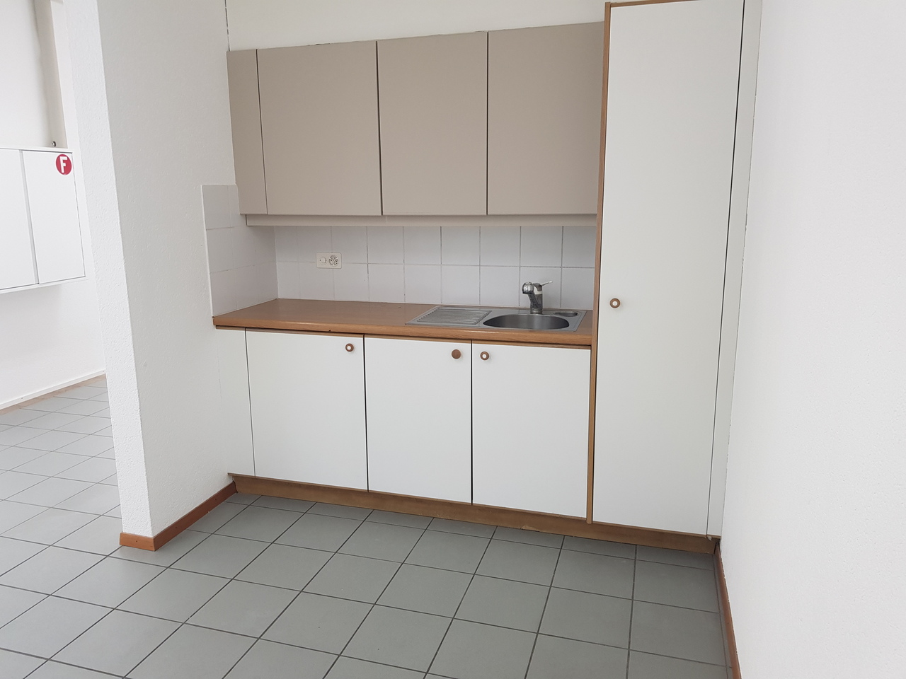 240m² commercial