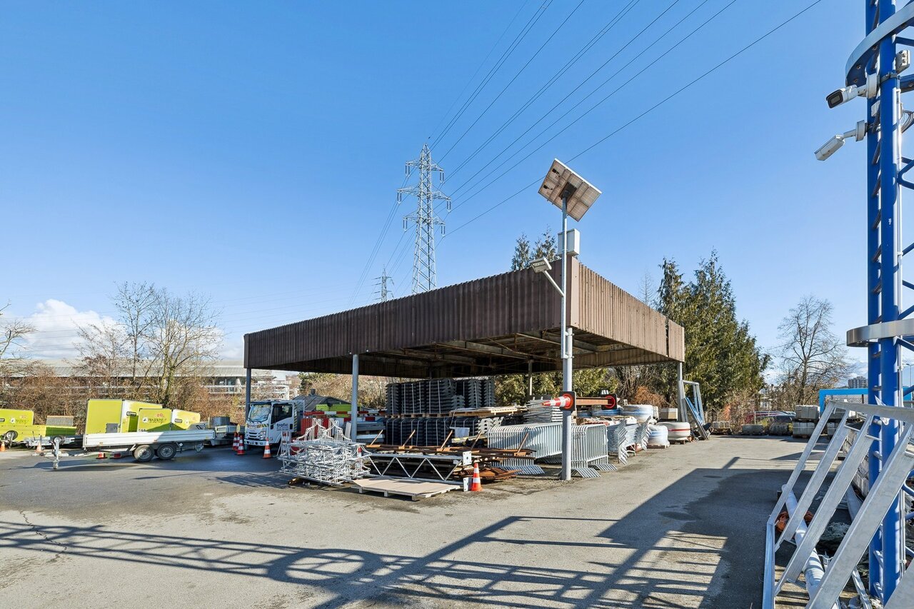 2671m² workshop