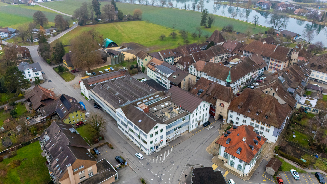 100m² commercial