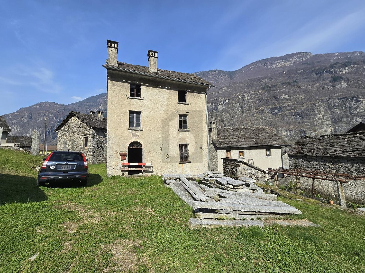 5 rooms single house