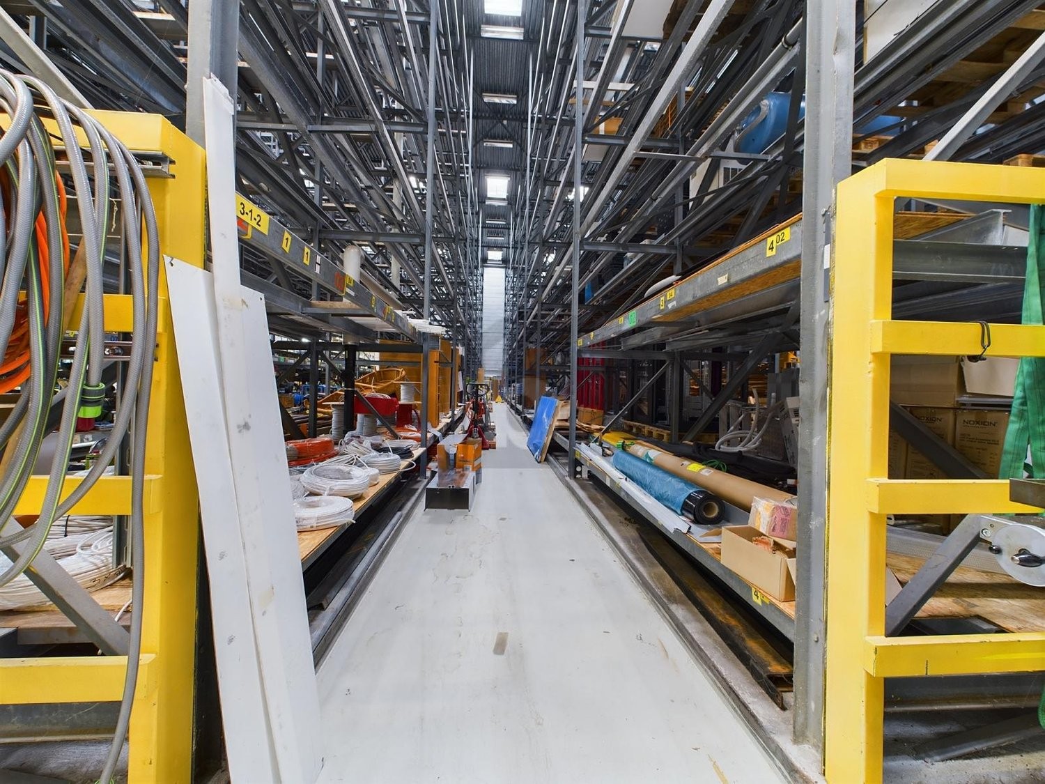 950m² industrial object