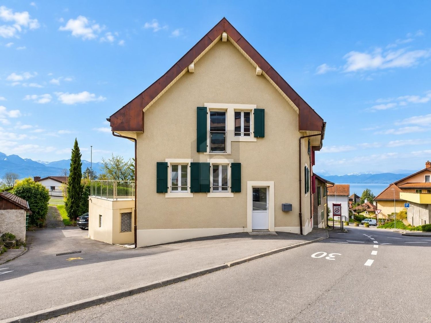 3 ½ Zimmer Einfamilienhaus, Foto 2 von 4