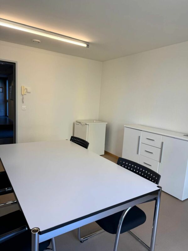 Commercial, Foto 3 von 5