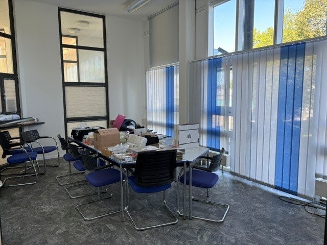 329m² office