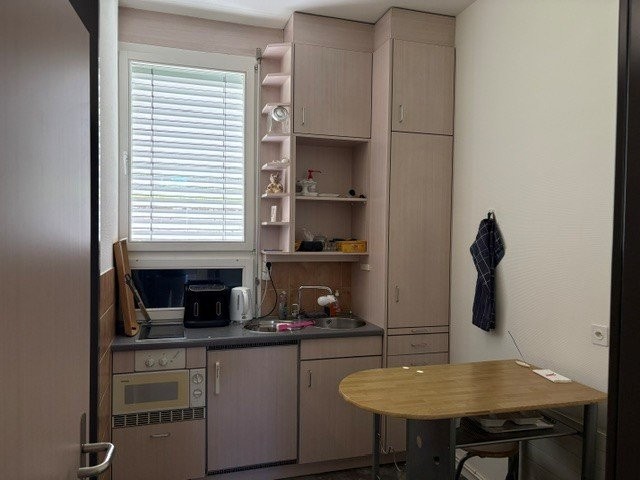 329m² office