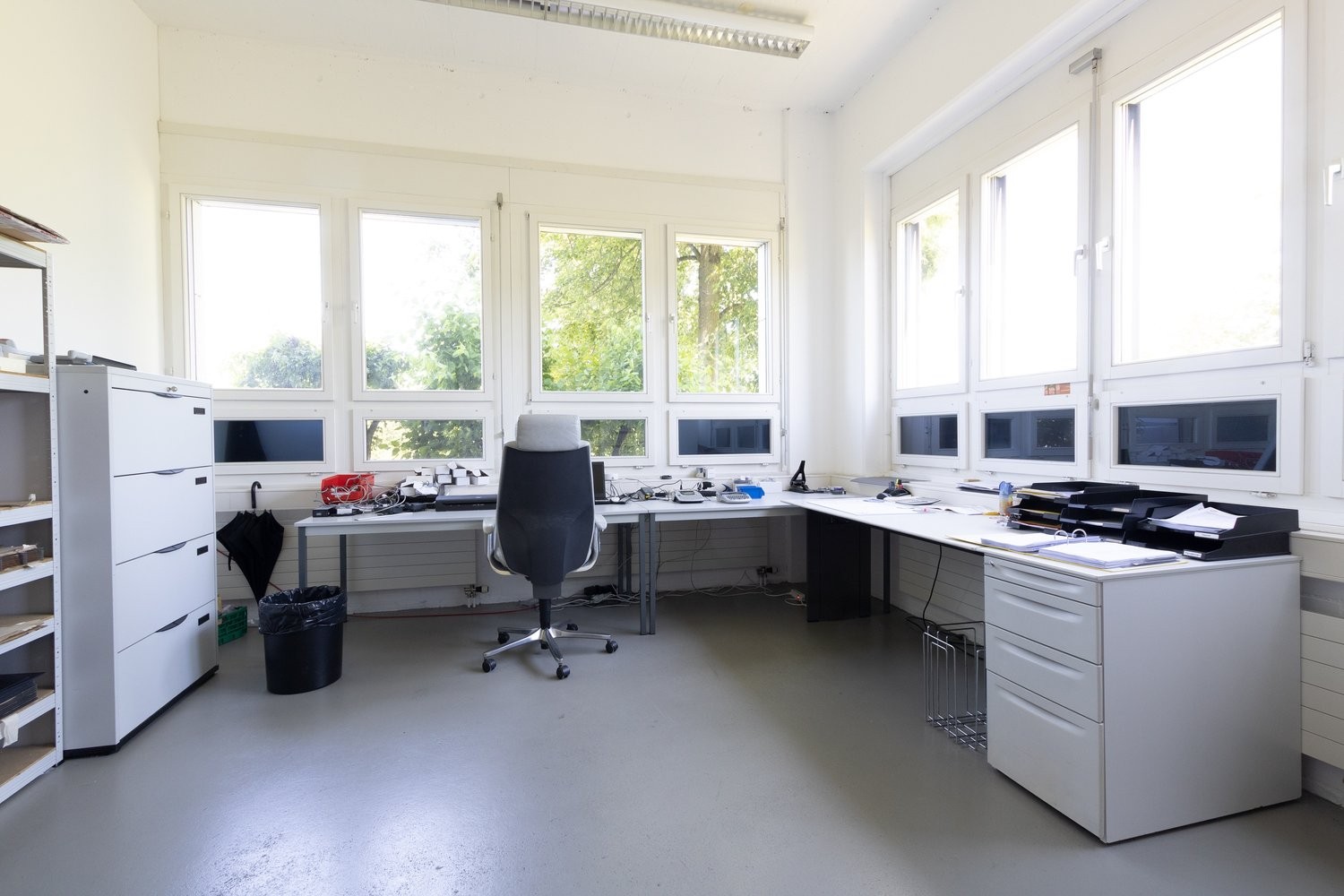 329m² office