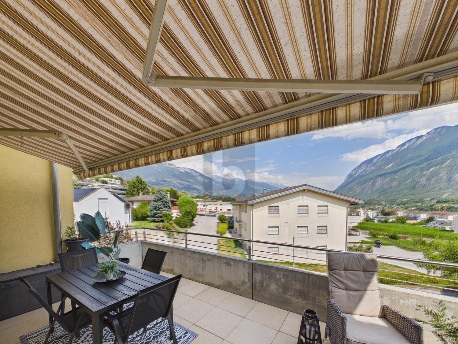 4 ½ Zimmer Duplexhaus, Foto 2 von 4