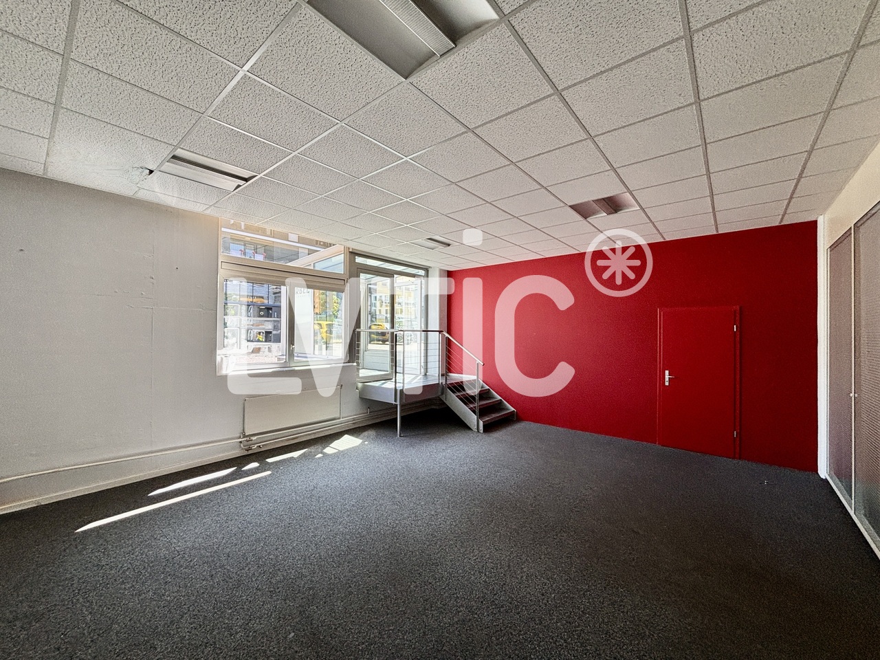 750m² di deposito