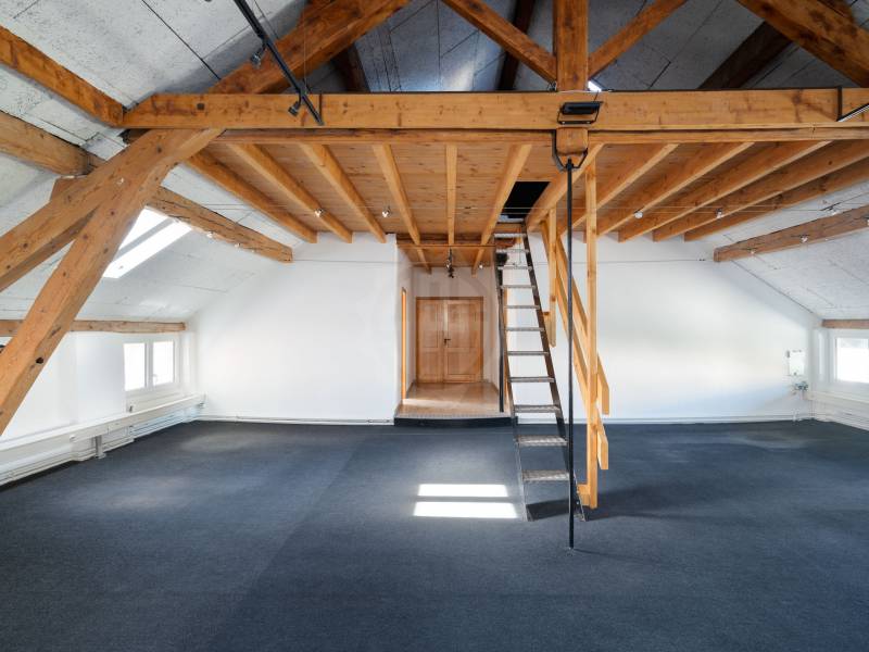 192m² Büro, Foto 2 von 7