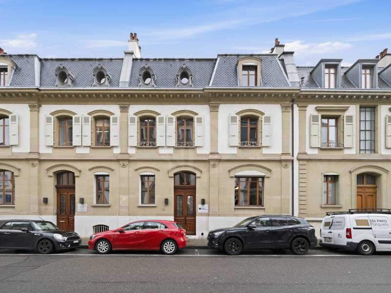 579m² Büro, Foto 2 von 9