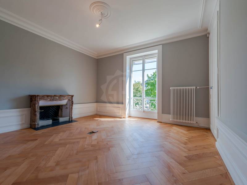 579m² Büro, Foto 5 von 9