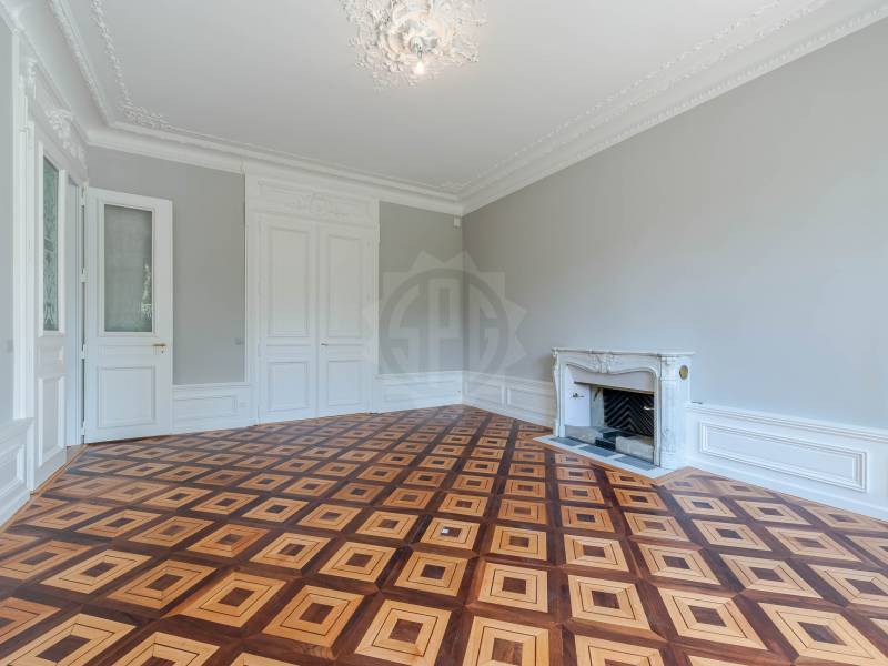 579m² Büro, Foto 6 von 9