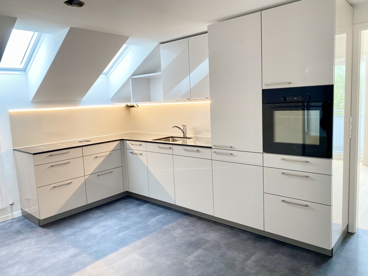 2 ½ rooms roof flat, Foto 1 von 6