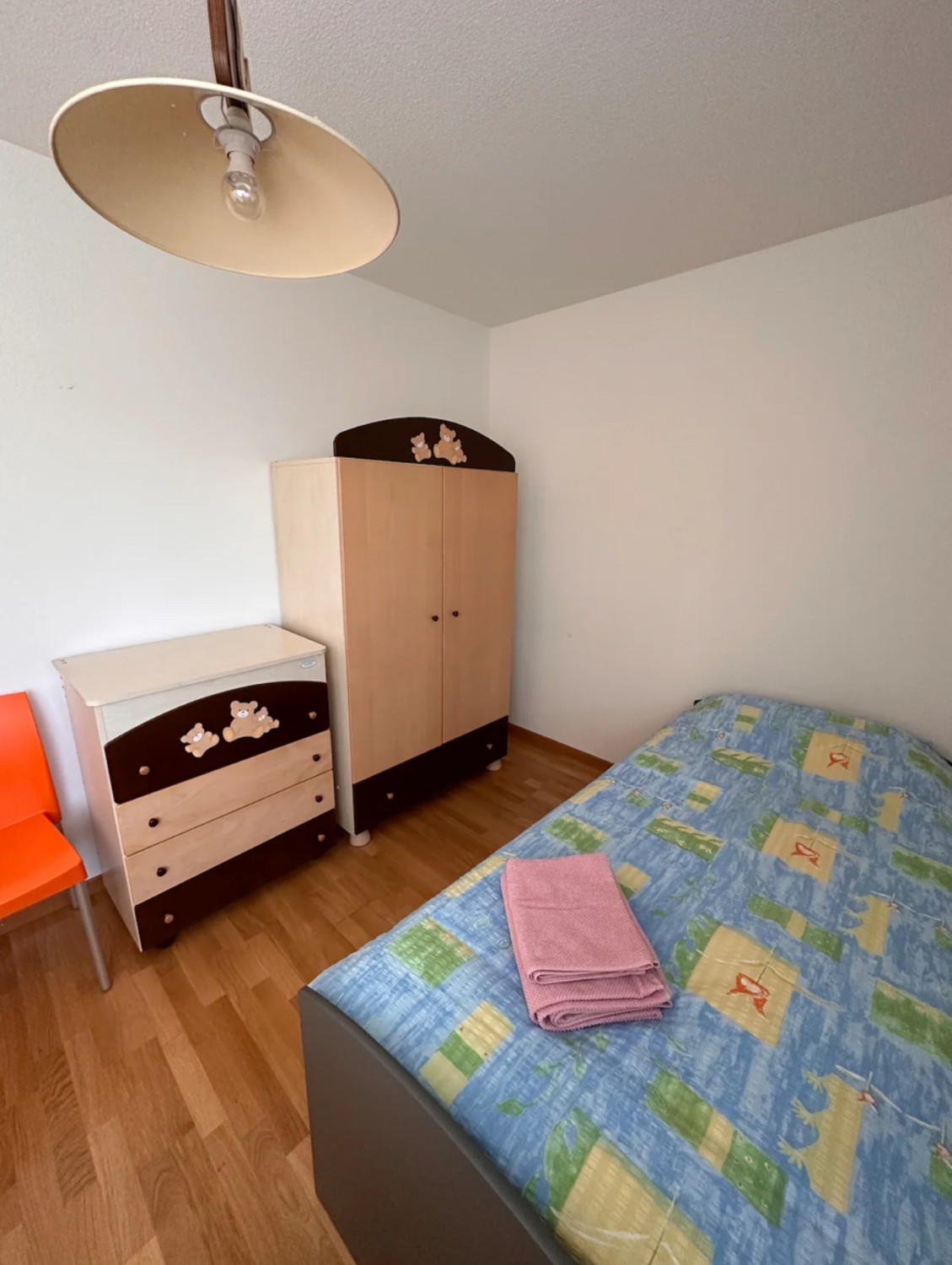 Chambre dans une colocation

Seulement après connaissance, NON FUMEURS, avec un contrat de travail régulier.