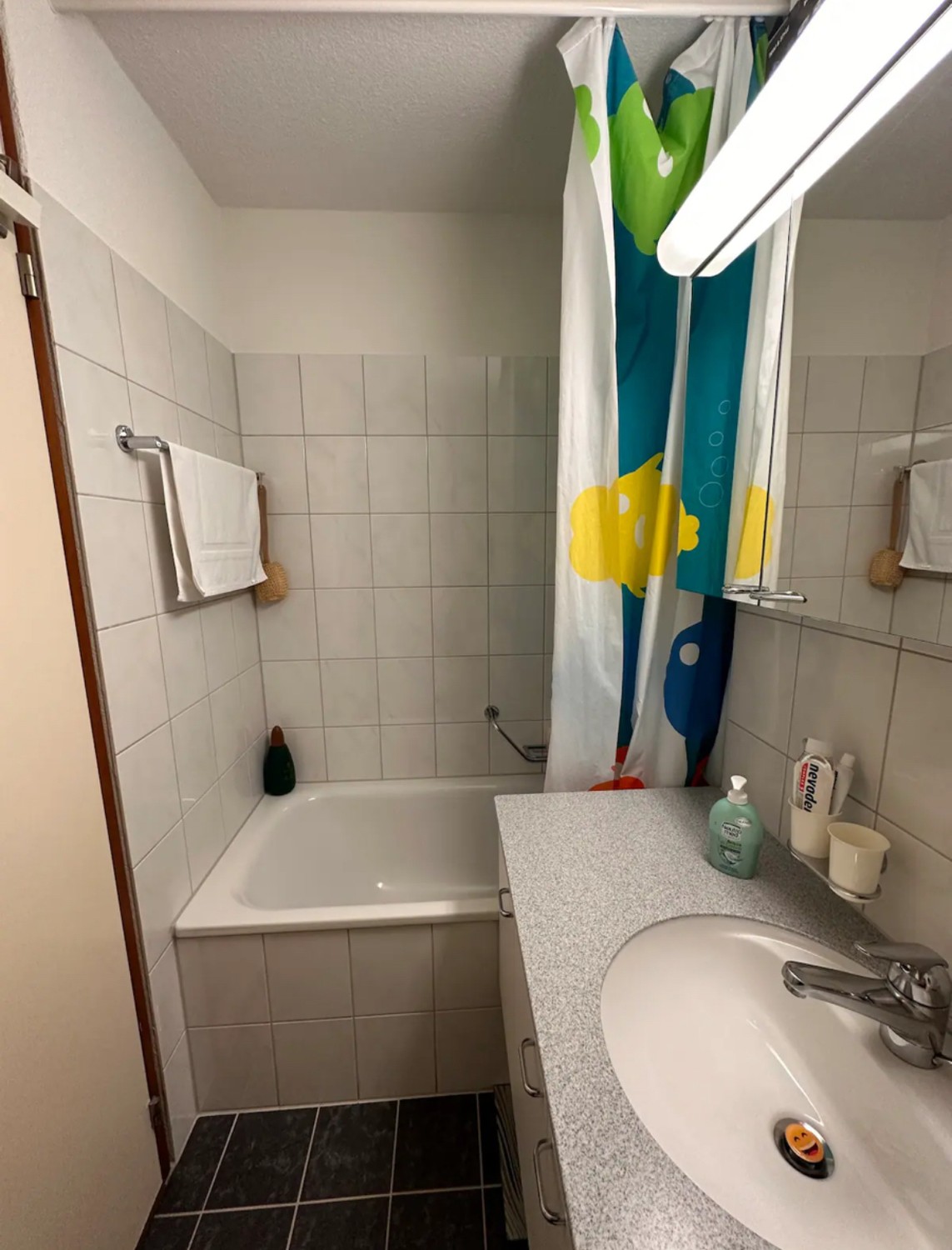Chambre dans une colocation

Seulement après connaissance, NON FUMEURS, avec un contrat de travail régulier.