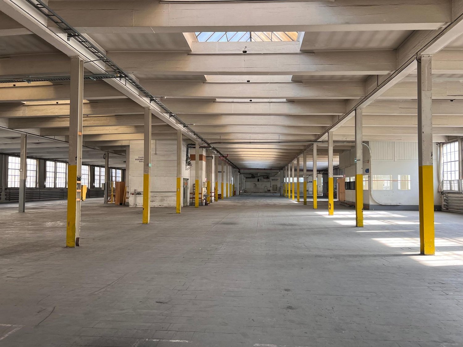 2362m² commercial, Foto 1 von 2