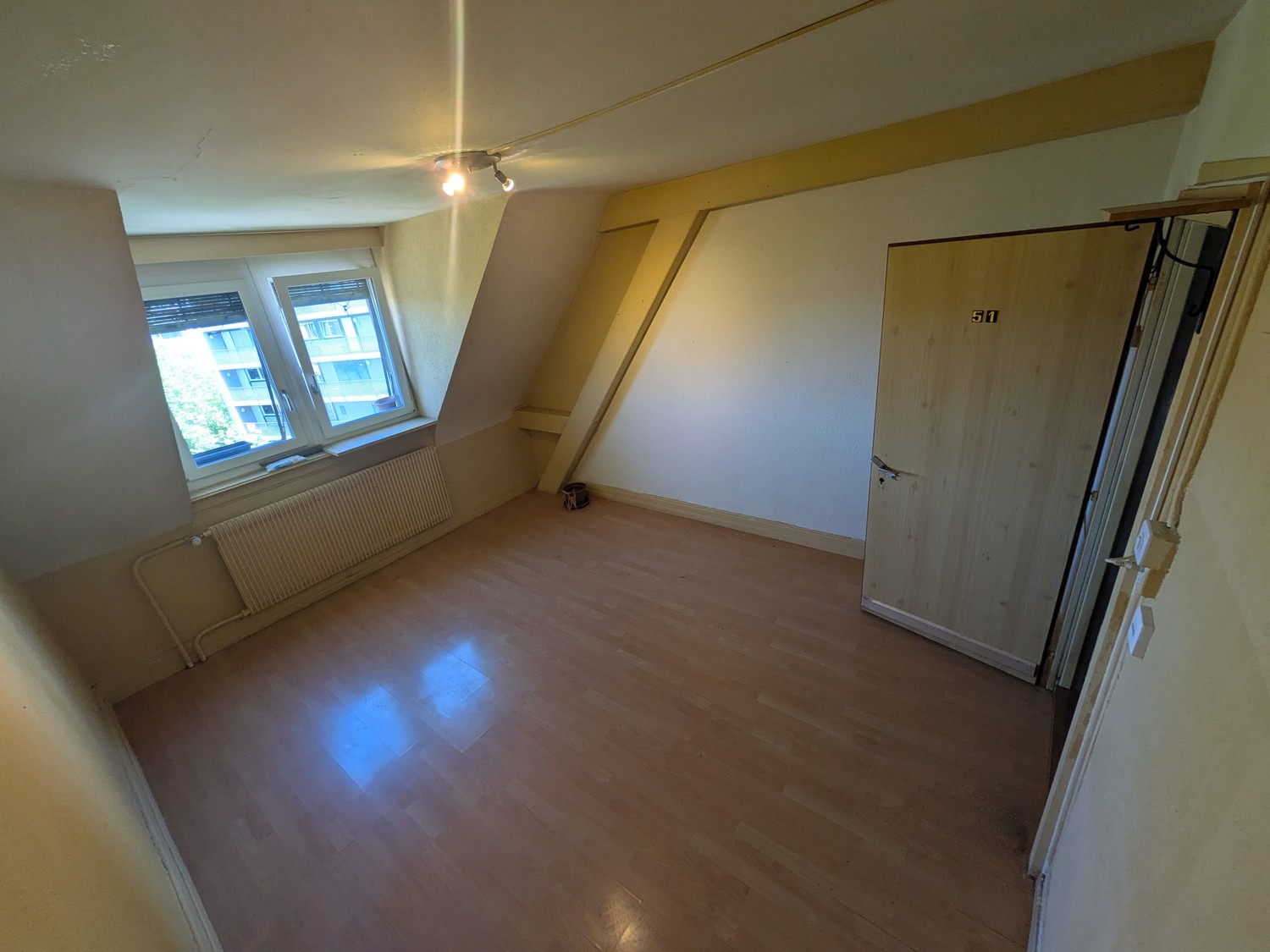 1 room single room, Foto 1 von 7