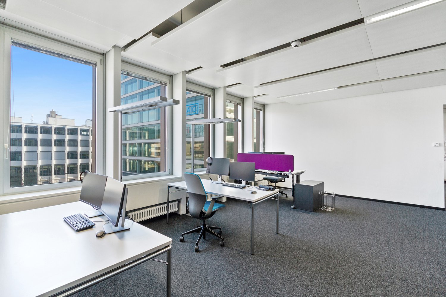 805m² office