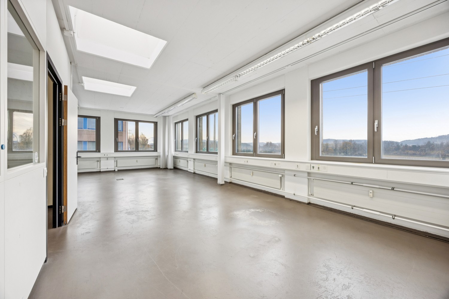 269m² commercial