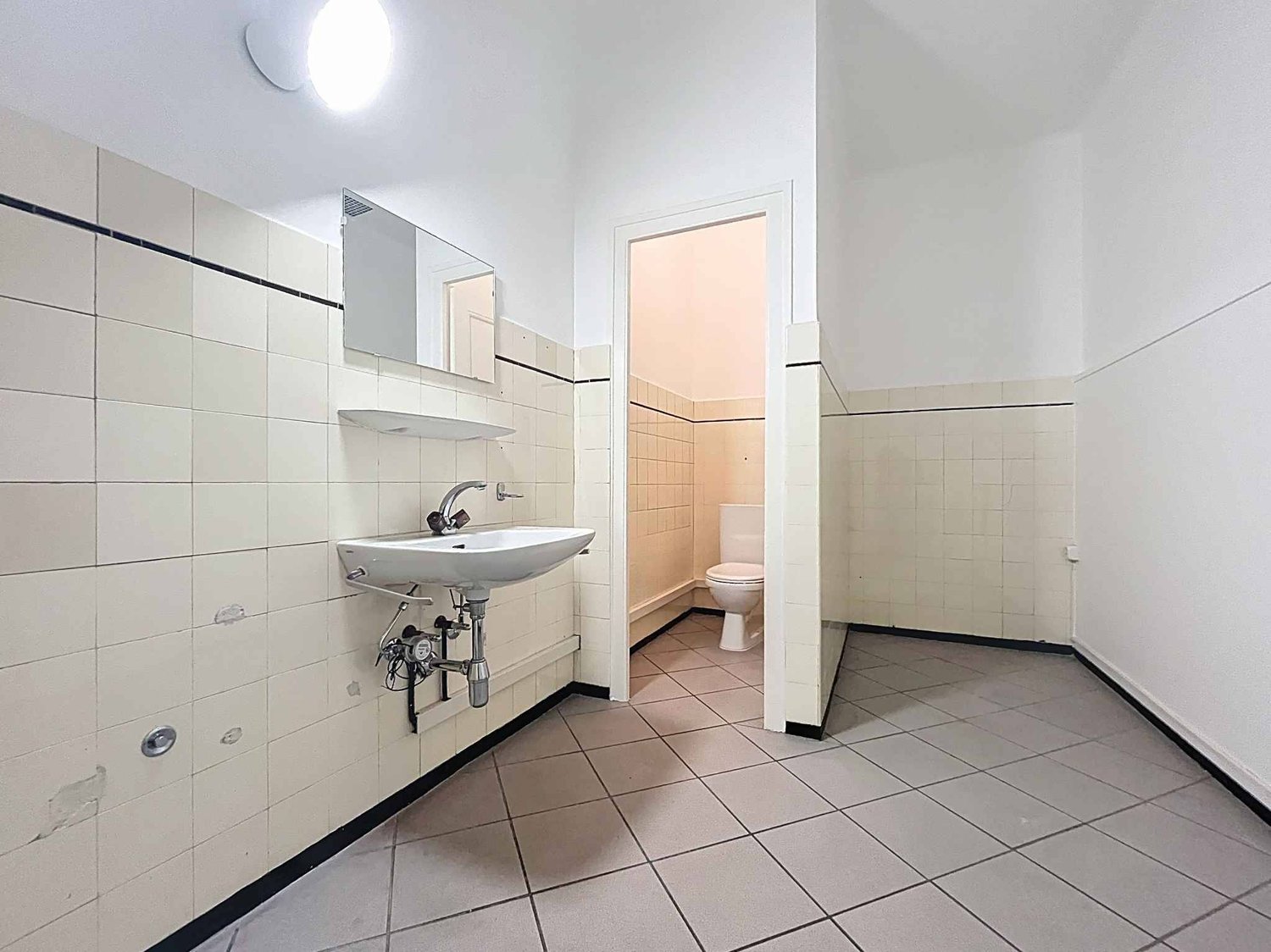 410m² commercial, photo 8 sur 10